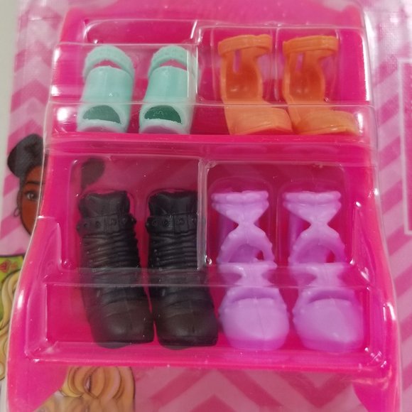 Barbie Shoe and accessories set - Picture 5 of 8